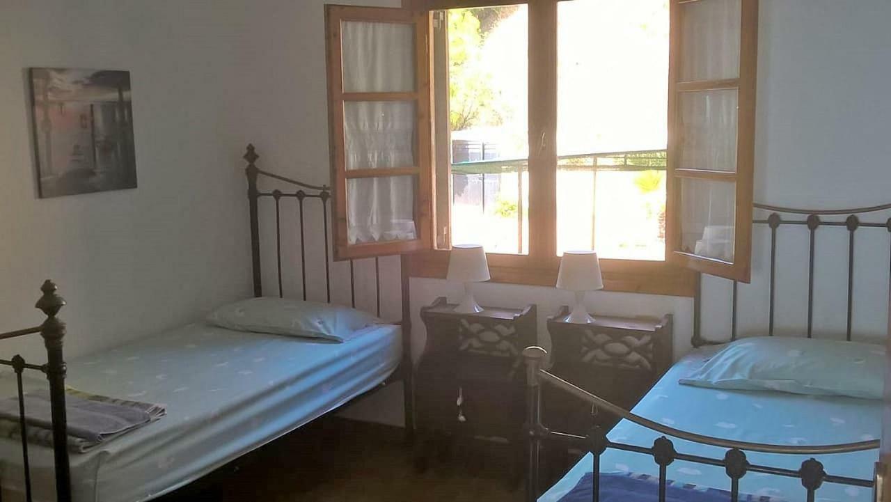 Sangue Blu Beachfront Villa Apartment Agios Nikolaos  Exterior photo